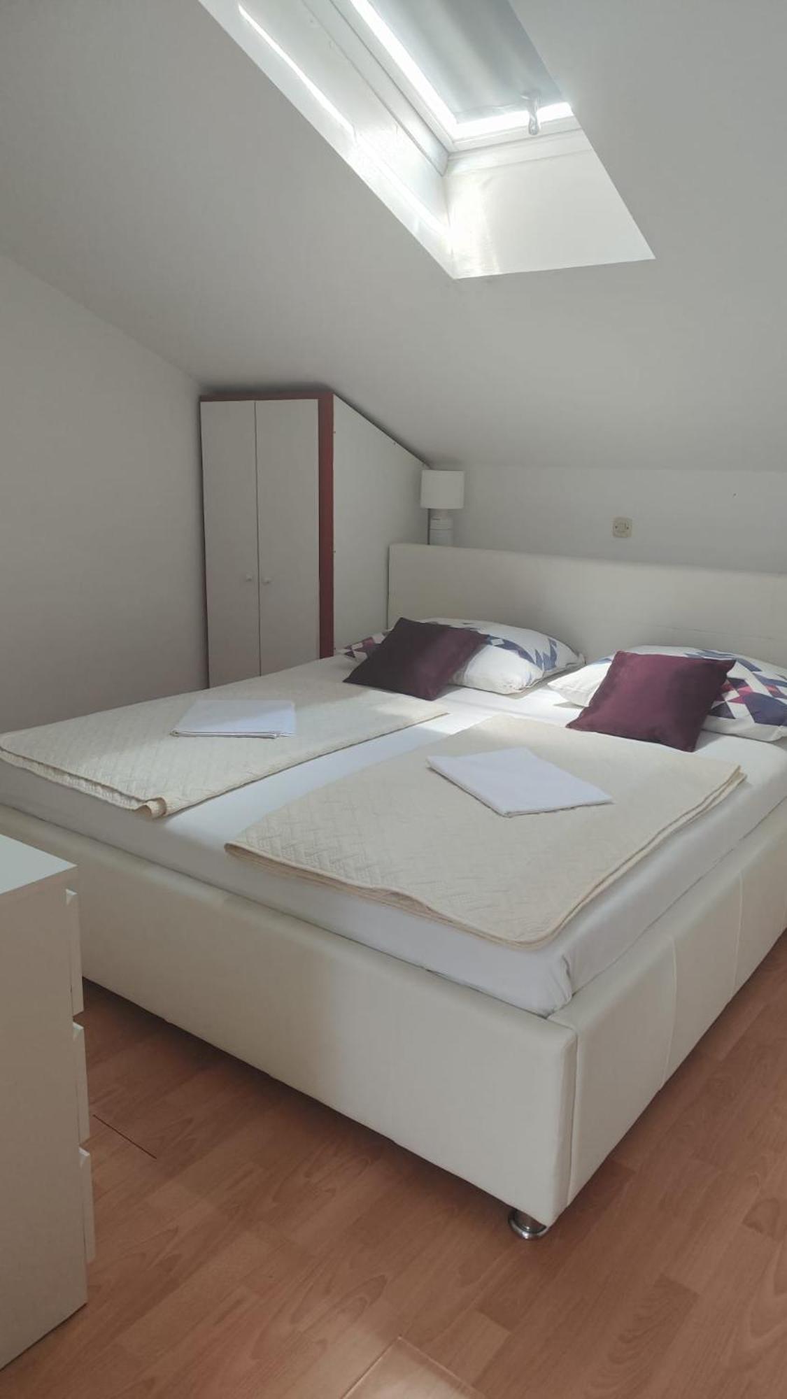 Apartments Suri Vodice Exterior photo